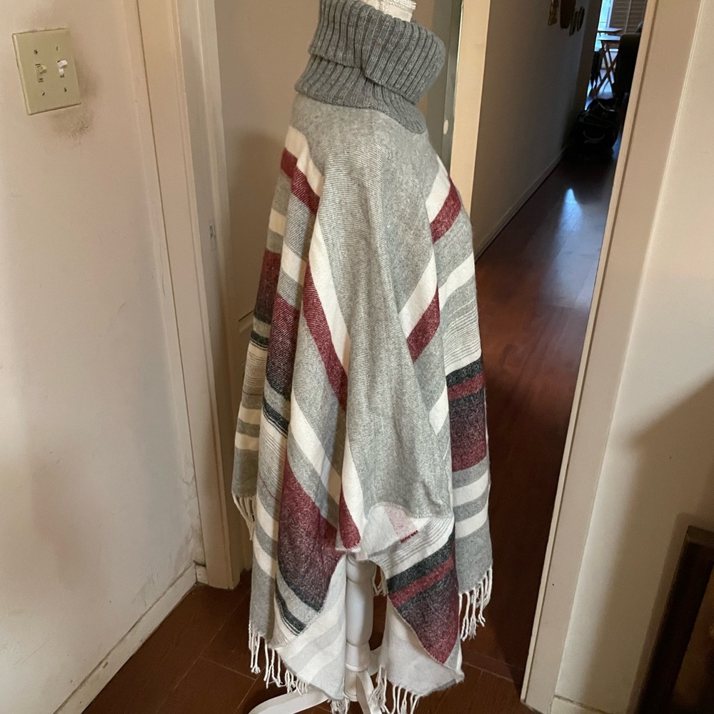 Vince Camuto striped turtleneck fringe poncho knit gray One Size OSFM gray red - Picture 5 of 14